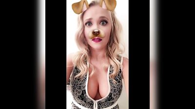 Голая Emily Osment