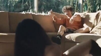 Голая Mikey Madison