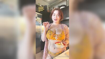 Nixxxie ХХХ ОнлиФанс