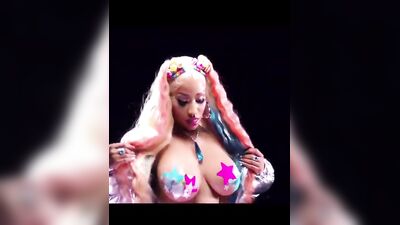 Голая Nicki Minaj