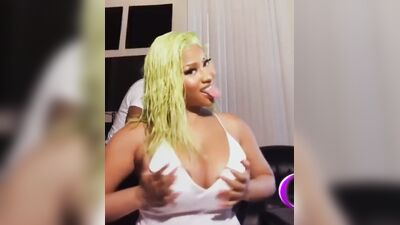 Голая Nicki Minaj