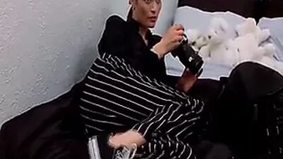 Alyssa Milano - Объятия вампира