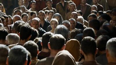 Голая Lena Headey