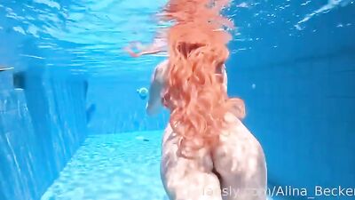 Голая Alina Becker