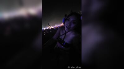 Голая AlleCakes