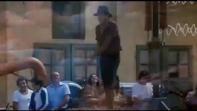 Челентано давит виноград!!!