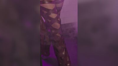 Голая Nikita Dragun