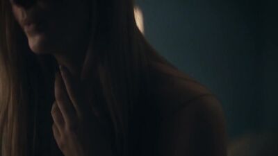 Голая Elle Fanning