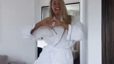 Голая Camille Kostek