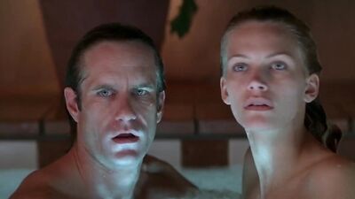 Голая Natasha Henstridge