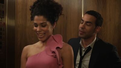 Голая Nathalie Kelley