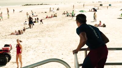 Голая Alexandra Daddario, Kelly Rohrbach