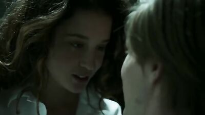 Голая Maria Pedraza