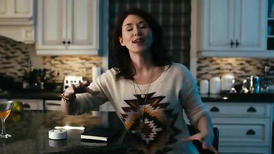 Голая Katharine Isabelle