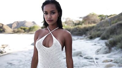 Голая Putri Cinta