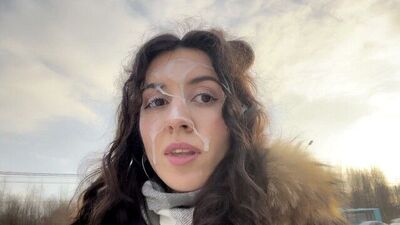 Защитила лицо от ветра