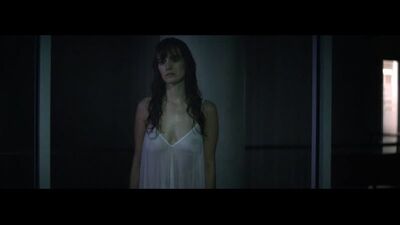 Ана О'Райли (Ahna O'Reilly hot scenes in "Sleepwalker" 2017)