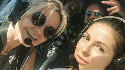 Нюша и ее мама поплавала вместе с морскими хищниками