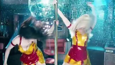 Kat Dennings »Beth Behrs