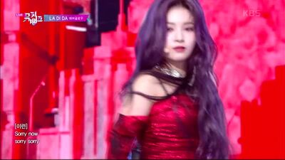 EVERGLOW - LA DI DA @ Music Bank 200925