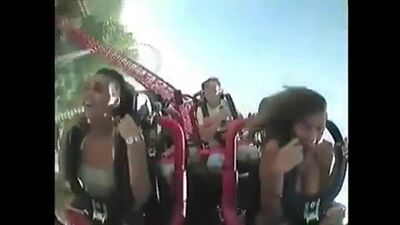 Подборка женщин с выпавшей грудью на аттракционах американских горках Big boobs tits in roller coasters compilation