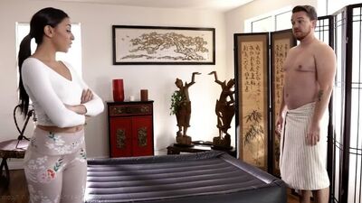 Мари раскрывает свой секретный трюк, объясняющий, почему она такая популярная массажистка