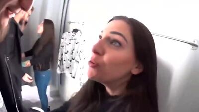 ПАРЕНЬ ПОДСЫПАЛ ДЕВУШКЕ ЖЕНСКИЙ ВОЗБУДИТЕЛЬ