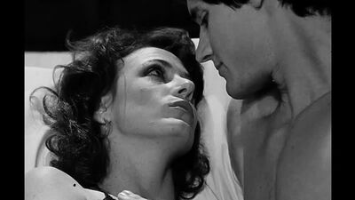 ПОРНО ИНЦЕСТ -- МАТЬ ДАЛА СЫНУ СЕБЯ ЛАСКАТЬ -- семейное порно на русском языке -- 1982