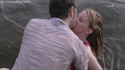 Хейли Беннетт (Haley Bennett) голая в фильме "Глубокий снег" (Deep Powder, 2013, Мо Огродник)