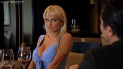Грудастая Памела Андерсон (Pamela Anderson) в фильме "Блондинка и блондинка" (Blonde and Blonder, 2008, Дин Хэмилтон)