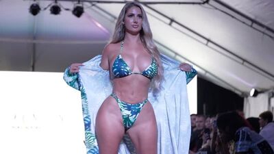 Patricia Pearl in Slow Motion _ FLL Fashion Show 2022