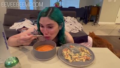 [1280x720] Eating with EEVEE BEE Mukbang Onlyfans Eeveebeevip - Pornhub.com
