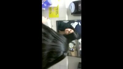 Трахает сотрудницу на работе