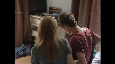 Сестра дрочит младшему брату Сцены инцеста в кино