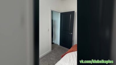 Сексуальная малышка порадует тебя своей манящей красотой.