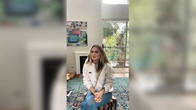 Jojo Levesque выскользнула сиськи