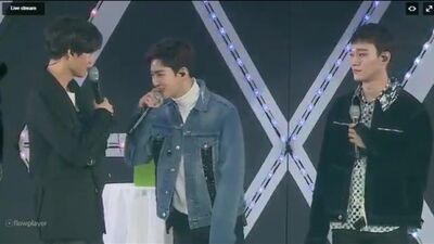 Едва Чунмен успевает открыть рот, чтобы сказать:"я люблю тебя", как ему с обеих сторон говорят: "ненавижу"