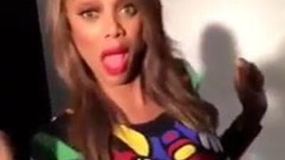 Tyra Banks трясет задницей