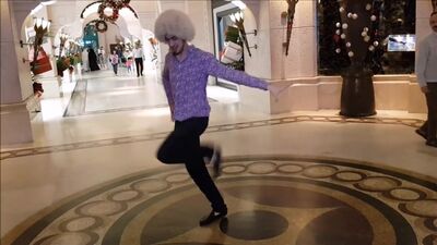 Чеченская лезгинка в отеле в Дубае