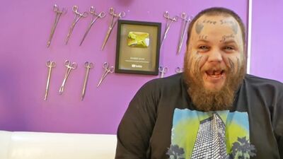 [BOMBER SHOW] ТАТУ на СОСКАХ ТРЕНД 2019 ? Татуировка на ГРУДИ