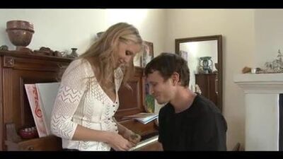 JA - Она заставляет его кончить дважды