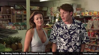 Сцены из фильма Carmen Electra в топлес и сексуальном нижнем белье