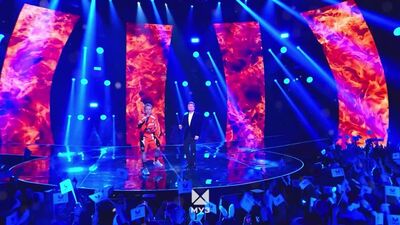 Даня Милохин & Николай Басков - Дико влюблены (ТАНЦЫ! ЁЛКА! МУЗ-ТВ!)