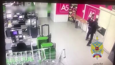Охранники дождались закрытия супермаркета и аптечного пункта, после чего похитили алкоголь и деньги из касс на 800 000р. Химки