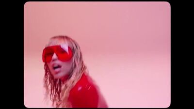 Miley Cyrus in latex