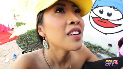 PervCity анал сексуальной азиатки Sharon Lee с Mike Adriano