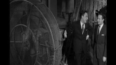 Shirley Eaton у дантиста на работе