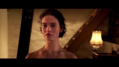 Лили Джеймс (Lily James) голая в фильме «Исключение» (2016)