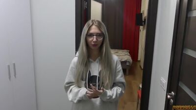 Русская соседка девственница сосет и дает в попку . домашнее порно