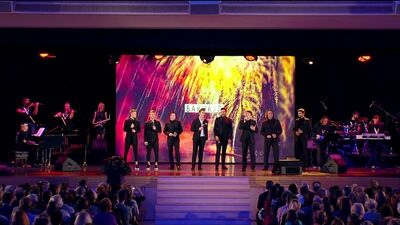 Группа ViVA, Алексей Воробьёв, группа Френды - Великолепная страна